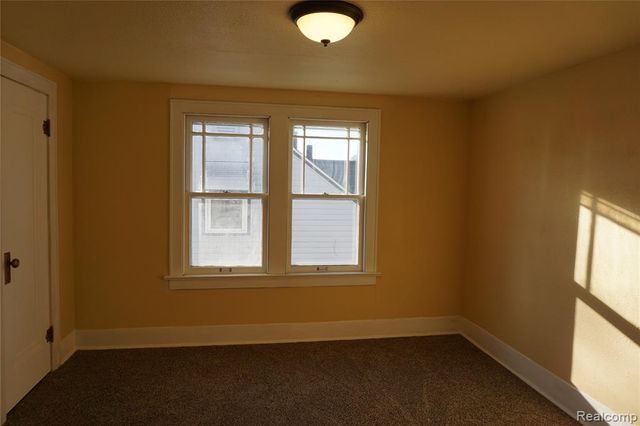 217 W Dewey Street, Flint, MI 48505