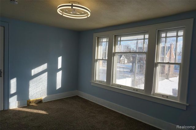 217 W Dewey Street, Flint, MI 48505