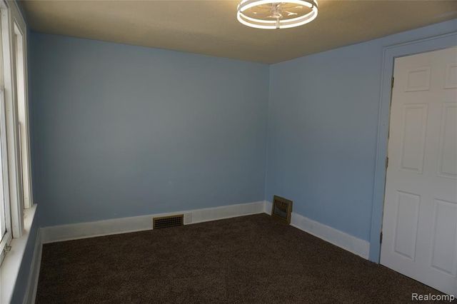 217 W Dewey Street, Flint, MI 48505