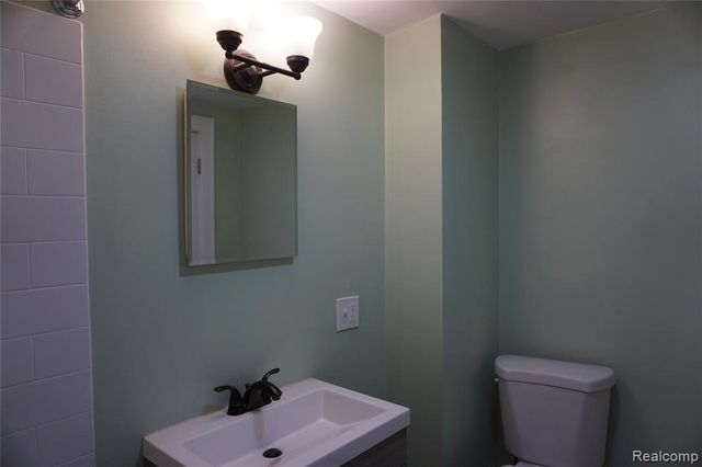 217 W Dewey Street, Flint, MI 48505