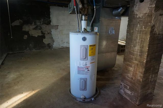 217 W Dewey Street, Flint, MI 48505