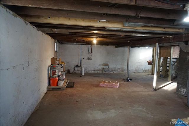 217 W Dewey Street, Flint, MI 48505