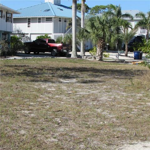 7757 Breakwater CT, Bokeelia, FL 33922