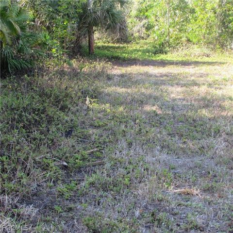 7757 Breakwater CT, Bokeelia, FL 33922