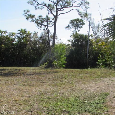 7757 Breakwater CT, Bokeelia, FL 33922