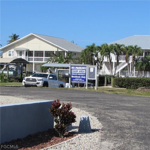 7757 Breakwater CT, Bokeelia, FL 33922