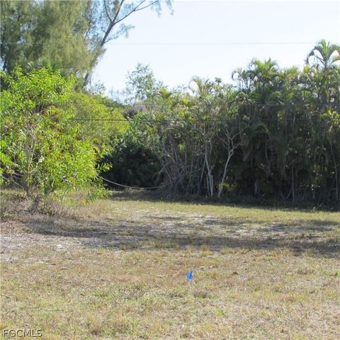 7757 Breakwater CT, Bokeelia, FL 33922