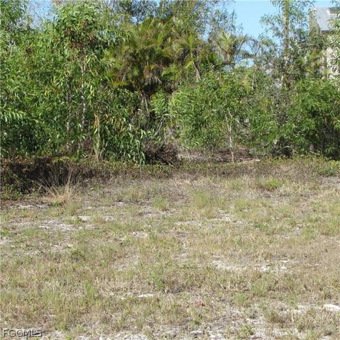 7757 Breakwater CT, Bokeelia, FL 33922