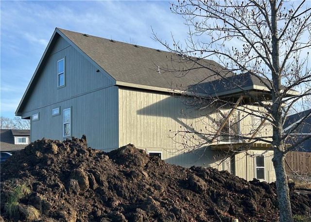 2021 Riverstone Drive, Excelsior Springs, MO 64024