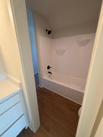 2021 Riverstone Drive, Excelsior Springs, MO 64024