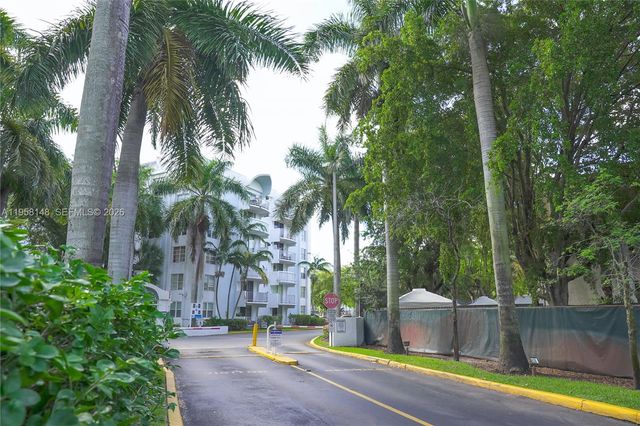 482 NW 165th St Rd A504, Miami, FL 33169