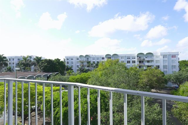 482 NW 165th St Rd A504, Miami, FL 33169