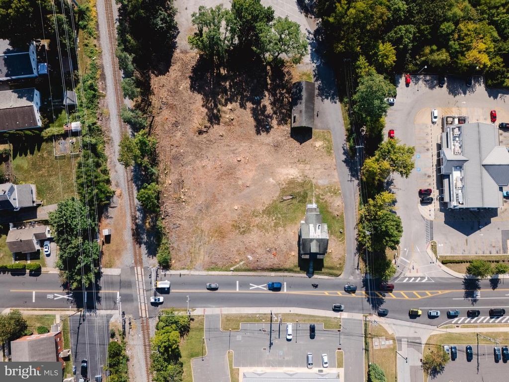 610 N SWARTHMORE AVE, Ridley Park, PA 19078