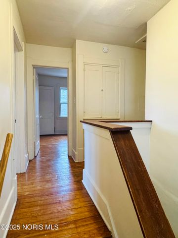 330 E Lake Street, Toledo, OH 43608