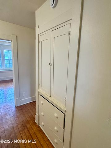 330 E Lake Street, Toledo, OH 43608