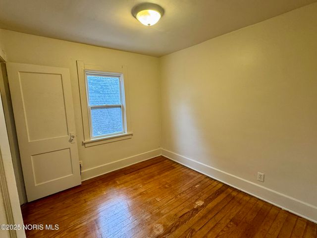 330 E Lake Street, Toledo, OH 43608