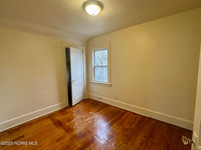 330 E Lake Street, Toledo, OH 43608