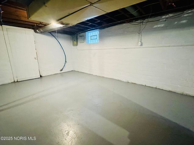 330 E Lake Street, Toledo, OH 43608