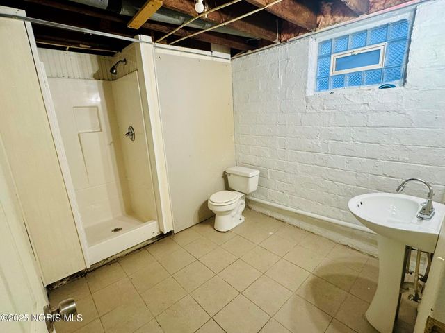 330 E Lake Street, Toledo, OH 43608