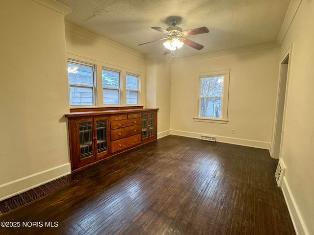 330 E Lake Street, Toledo, OH 43608