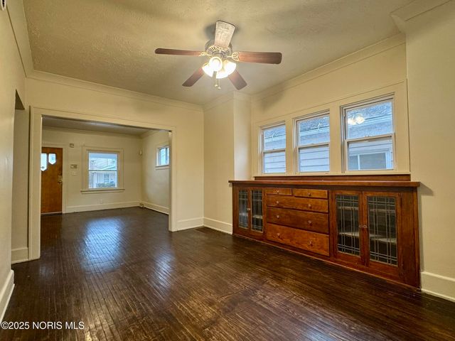 330 E Lake Street, Toledo, OH 43608