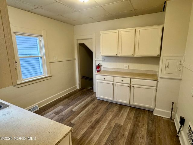 330 E Lake Street, Toledo, OH 43608