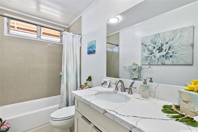 98-1394 Nola Street 110, Pearl City, HI 96782