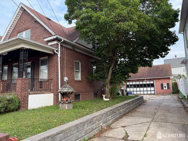 90 Pershing Avenue, Carteret, NJ 07008