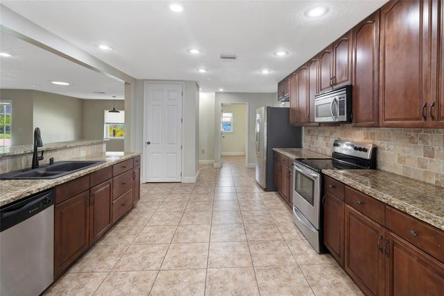205 S WOODLAND STREET, Winter Garden, FL 34787