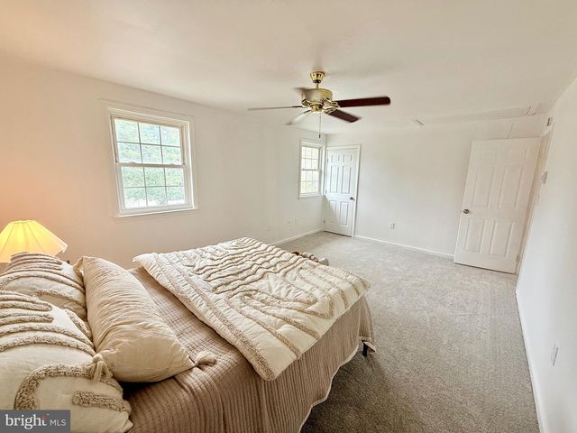 157 STONE HOUSE LN, Columbia, PA 17512