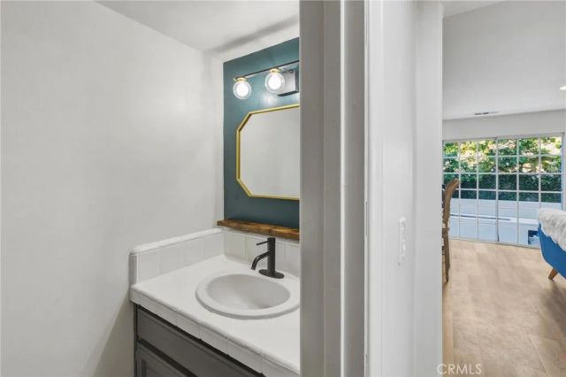 716 N Lucia Avenue B, Redondo Beach, CA 90277