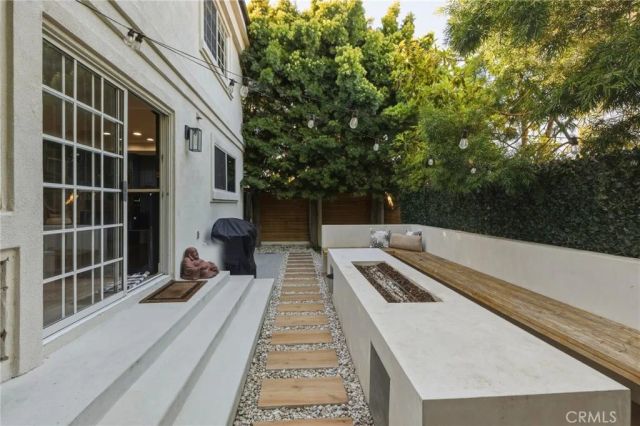 716 N Lucia Avenue B, Redondo Beach, CA 90277