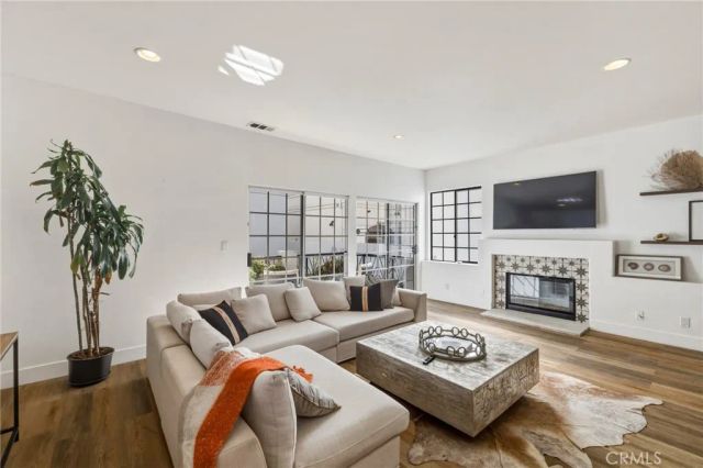 716 N Lucia Avenue B, Redondo Beach, CA 90277