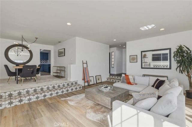 716 N Lucia Avenue B, Redondo Beach, CA 90277