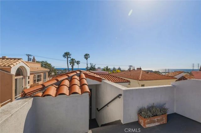 716 N Lucia Avenue B, Redondo Beach, CA 90277