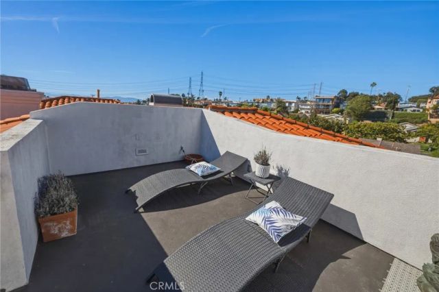 716 N Lucia Avenue B, Redondo Beach, CA 90277