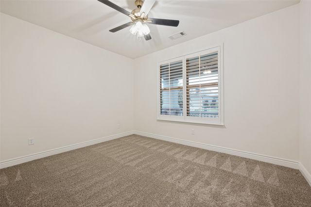 9621 Creekwood Drive, Denton, TX 76207