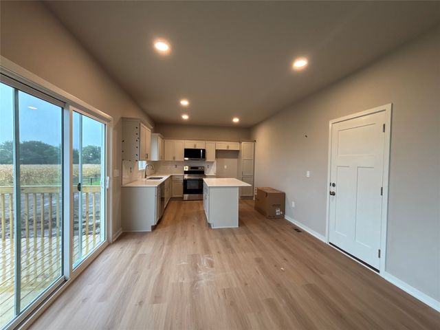 1811 Gordon Court, Norwalk, IA 50211