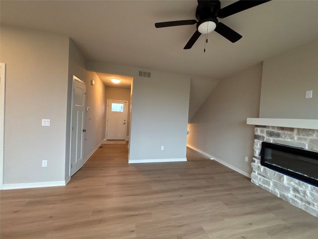 1811 Gordon Court, Norwalk, IA 50211
