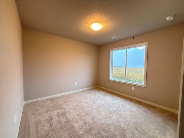1811 Gordon Court, Norwalk, IA 50211