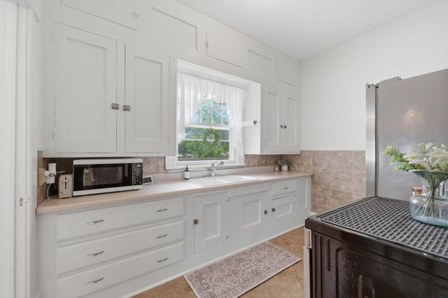 411 N Clifton, Wichita, KS 67208