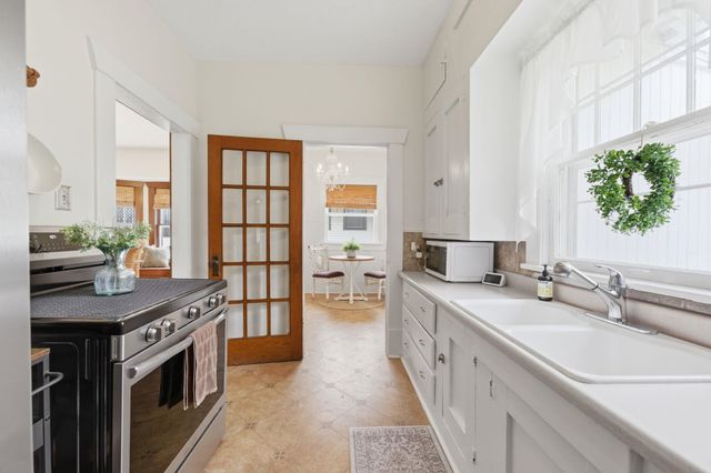 411 N Clifton, Wichita, KS 67208