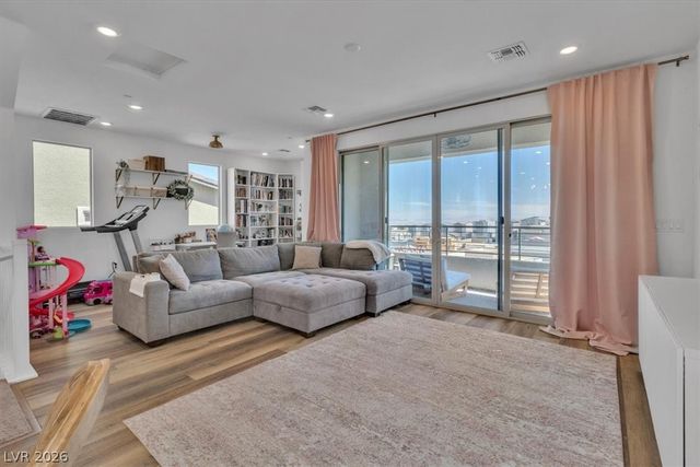 11695 Gentle Birdsong Avenue, Las Vegas, NV 89138