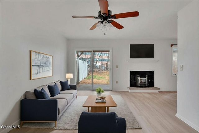 20 Heartwood Court, Clifton Park, NY 12065