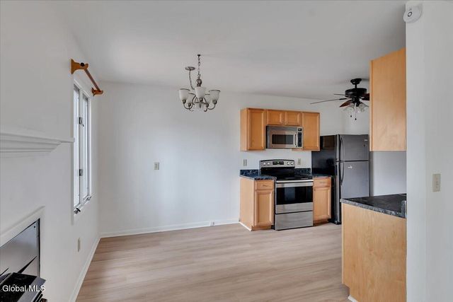 20 Heartwood Court, Clifton Park, NY 12065