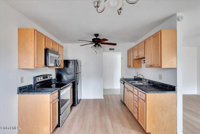 20 Heartwood Court, Clifton Park, NY 12065