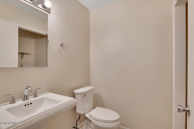 20 Heartwood Court, Clifton Park, NY 12065