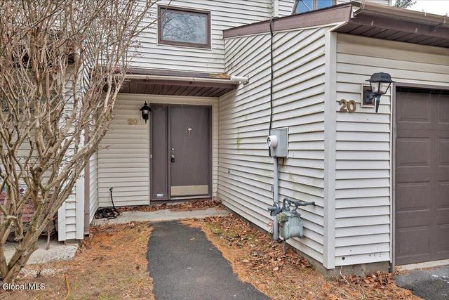 20 Heartwood Court, Clifton Park, NY 12065