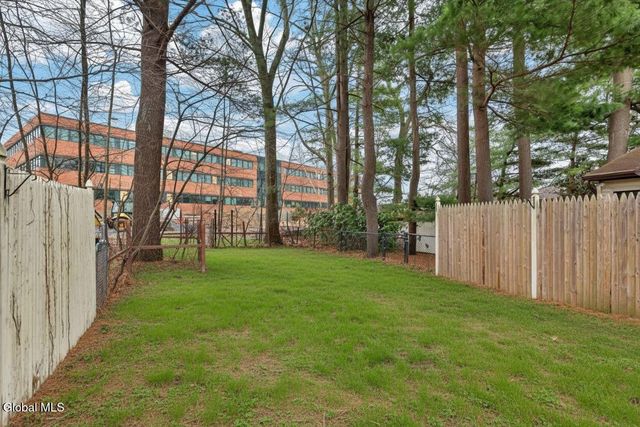 20 Heartwood Court, Clifton Park, NY 12065