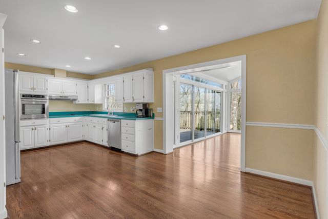 877 Hillhaven Ct, Nashville, TN 37220